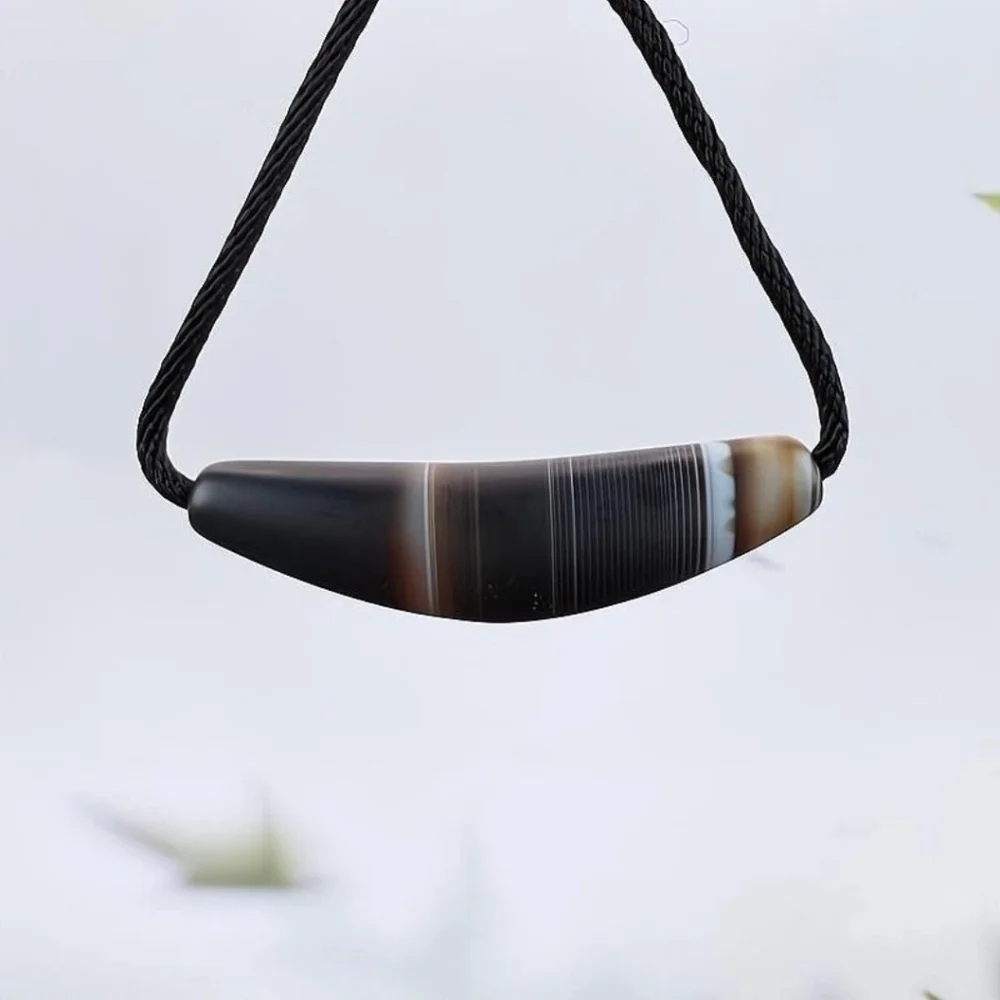 Vein Stone Ox Horn~Inner Mongolia Gobi Banded Eye Agate Curve Necklace Pendant